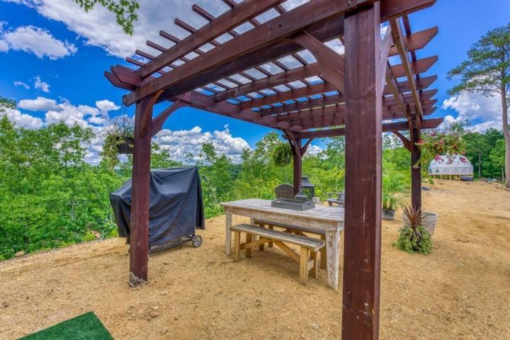 The Aries-A Stargazing, Luxury Glamping Tent Rogersville Buitenkant foto