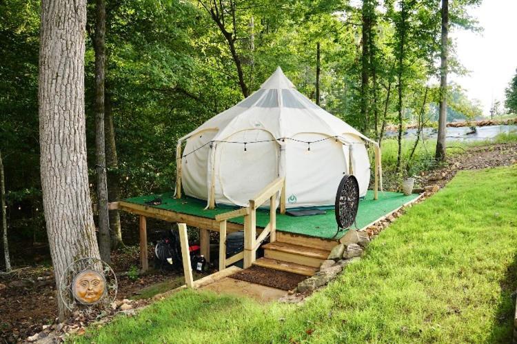 The Aries-A Stargazing, Luxury Glamping Tent Rogersville Buitenkant foto